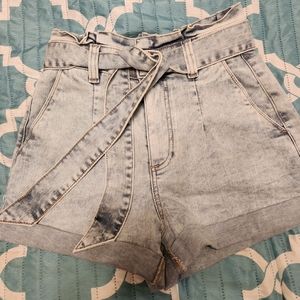Ladies size 2 Express shortie super high rise denim shorts.